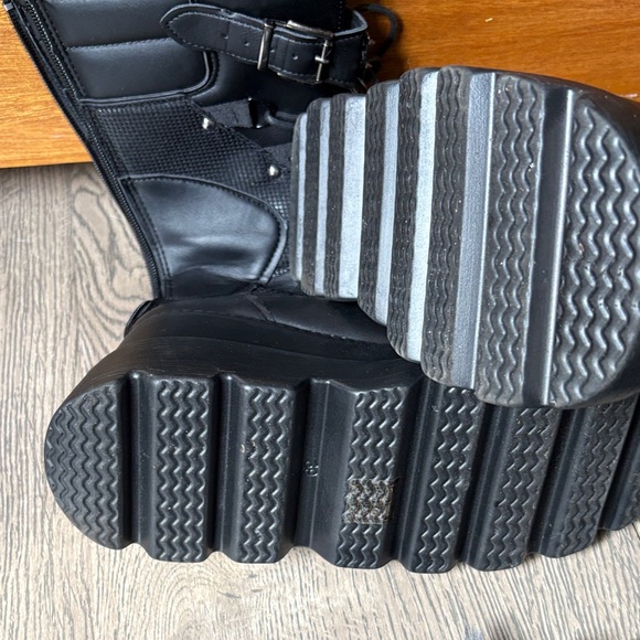 Black Platform Lace-Up Combat Boots - Women - Picture 2 of 4